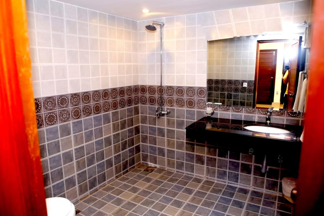 Hotel Noor Plaza Lahore Luaran gambar