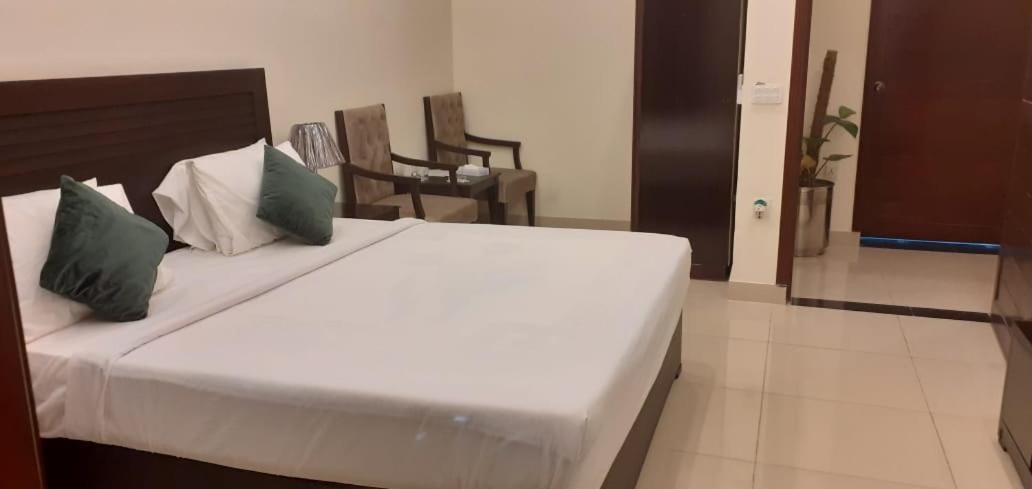 Hotel Noor Plaza Lahore Luaran gambar